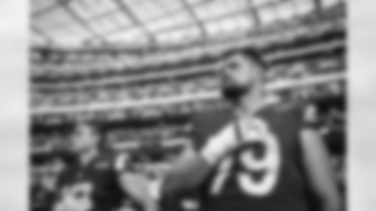 The Los Angeles Rams take on the Jacksonville Jaguars during Week 13 of the 2021 regular season.