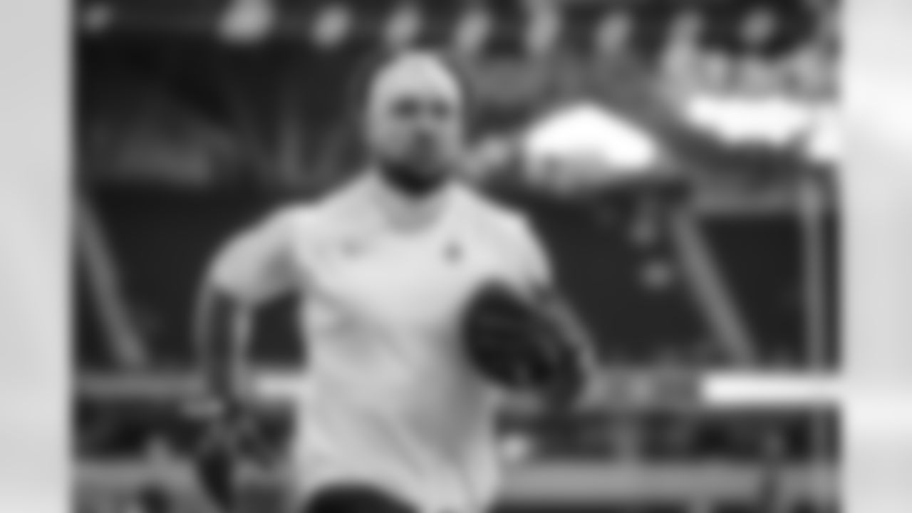 88 WR Jordan Whittington warms up pregame ahead of the Rams vs. Lions Week 15 matchup