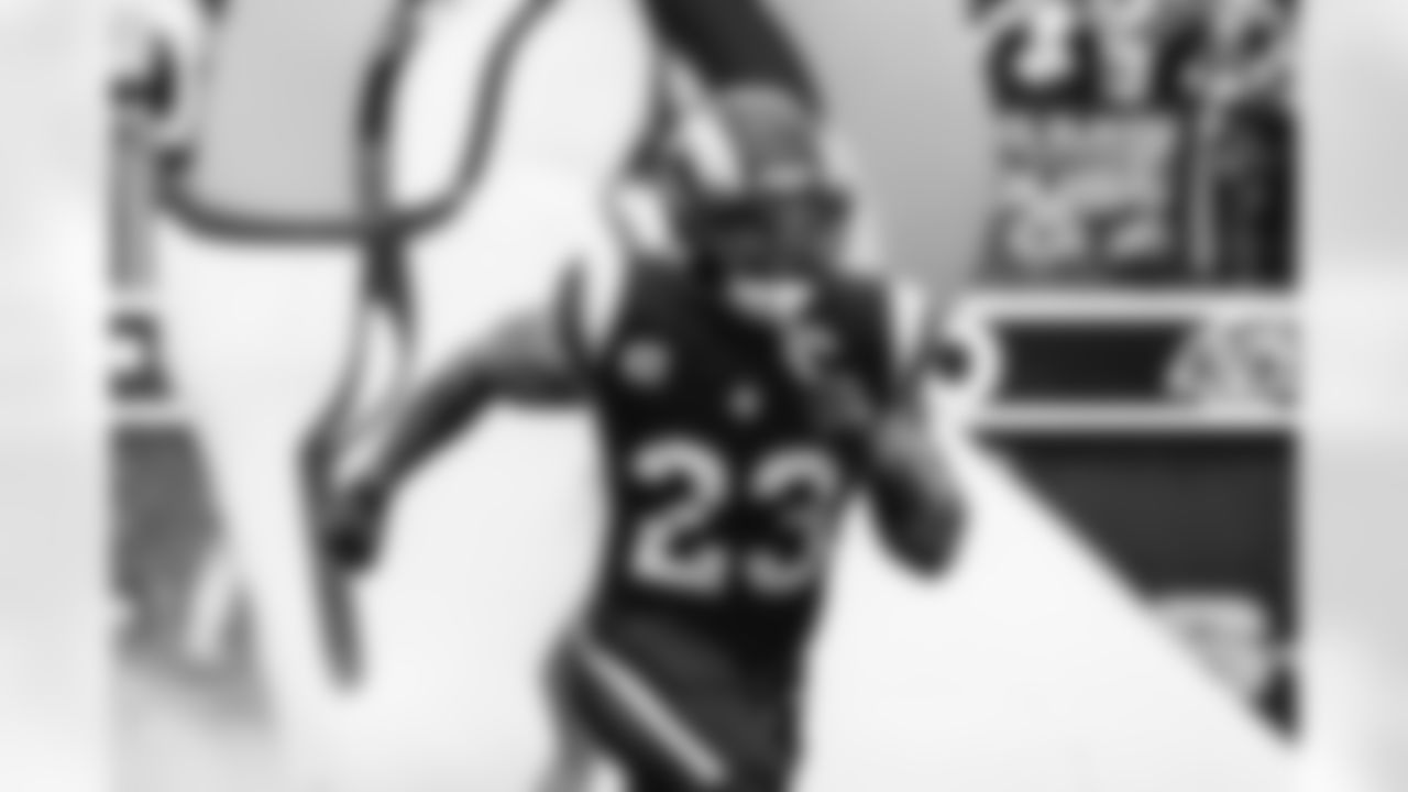 The Los Angeles Rams take on the Seattle Seahawks in week 11 of the 2025 NFL regular season.