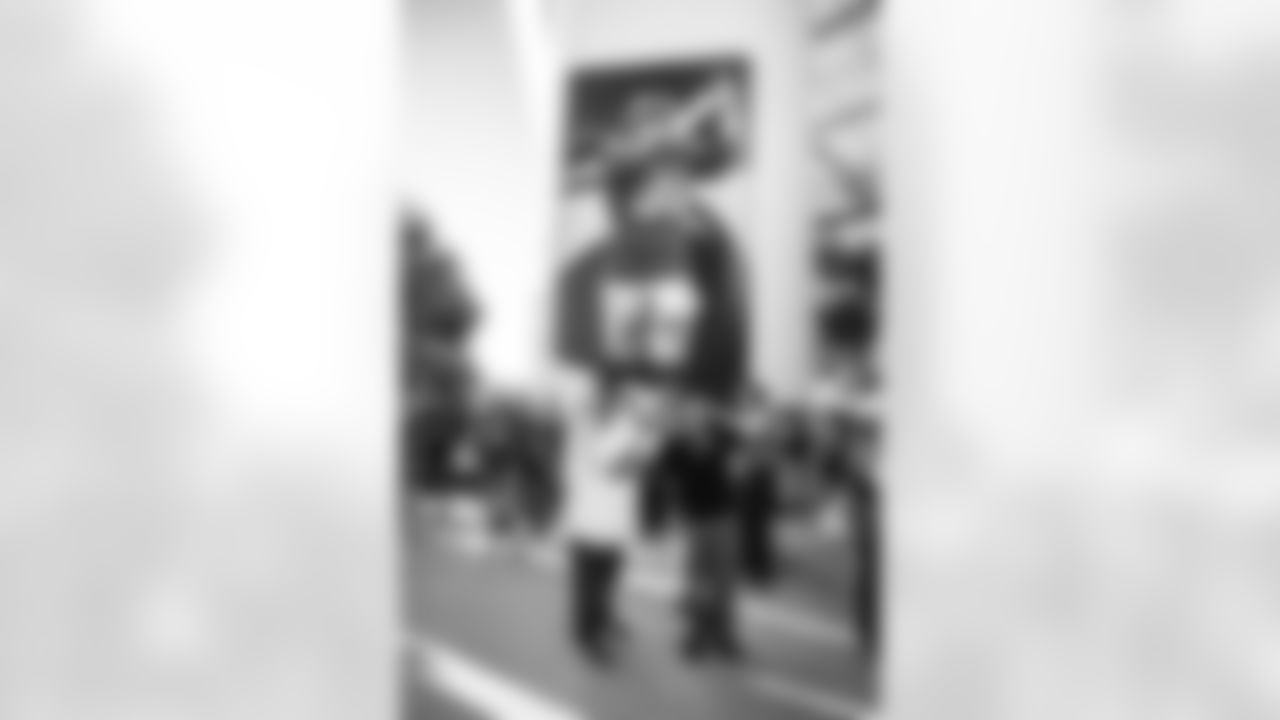 The Los Angeles Rams take on the Tampa Bay Buccaneers in week 12 of the 2025 NFL regular season.