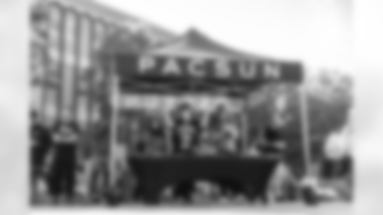 251219_Pacsun_Loads_Of_Love_RH_00046