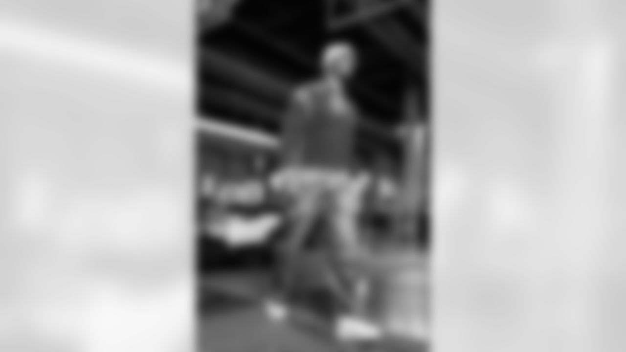 37 S Quentin Lake arrives at SoFi Stadium for today's matchup against the Seahawks