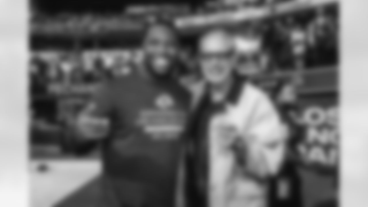 The Los Angeles Rams take on the Detroit Lions in week 15 of the 2025 NFL regular season.