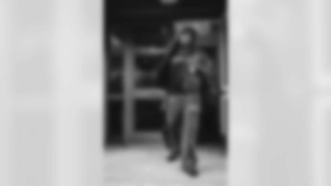 6 OLB Nick Hampton travels to State Farm Stadium for today's game against the Cardinals