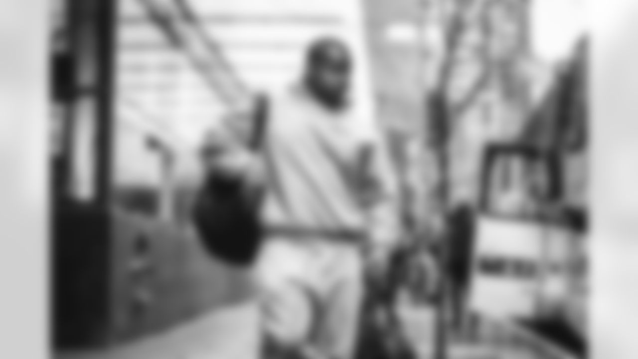 90 DL Tyler Davis travels to Lumen Field for Thursday Night Football vs. the Seahawks