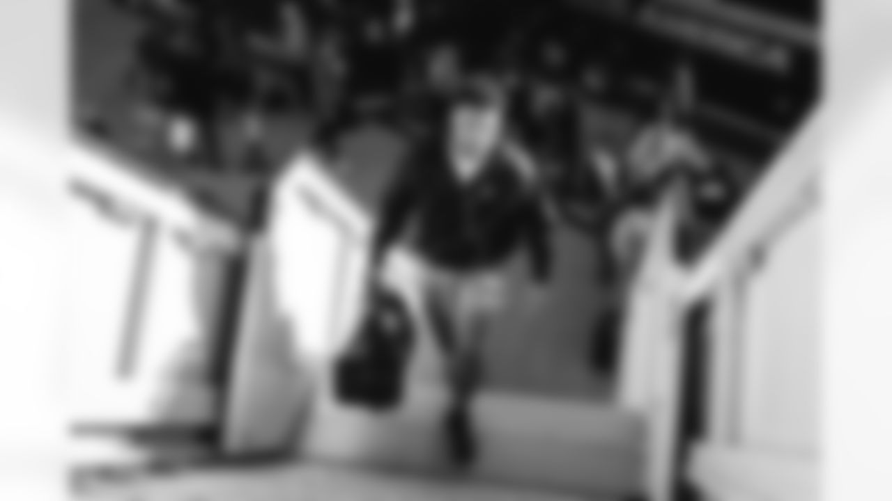 E_251206_Regular_Season_Week_14_Travel_BT_0057