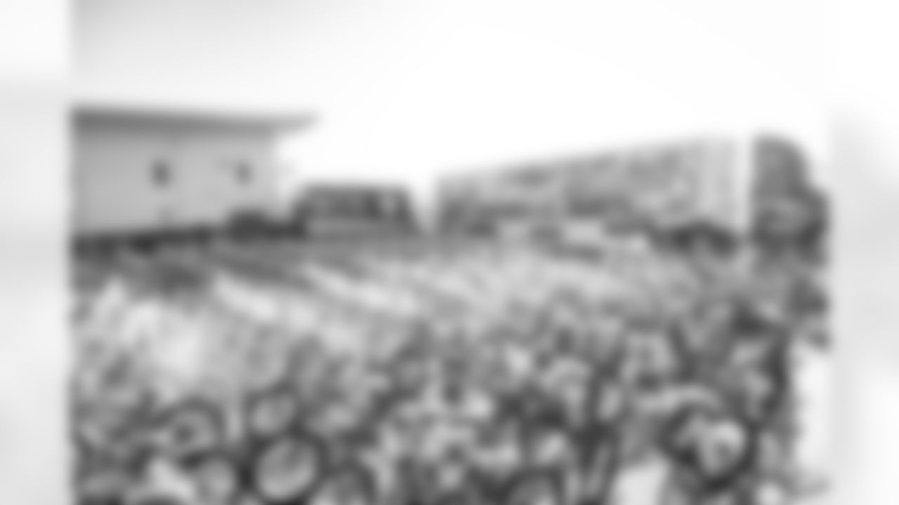 E_251215_Holiday_Bike_Giveaway_HY_00002