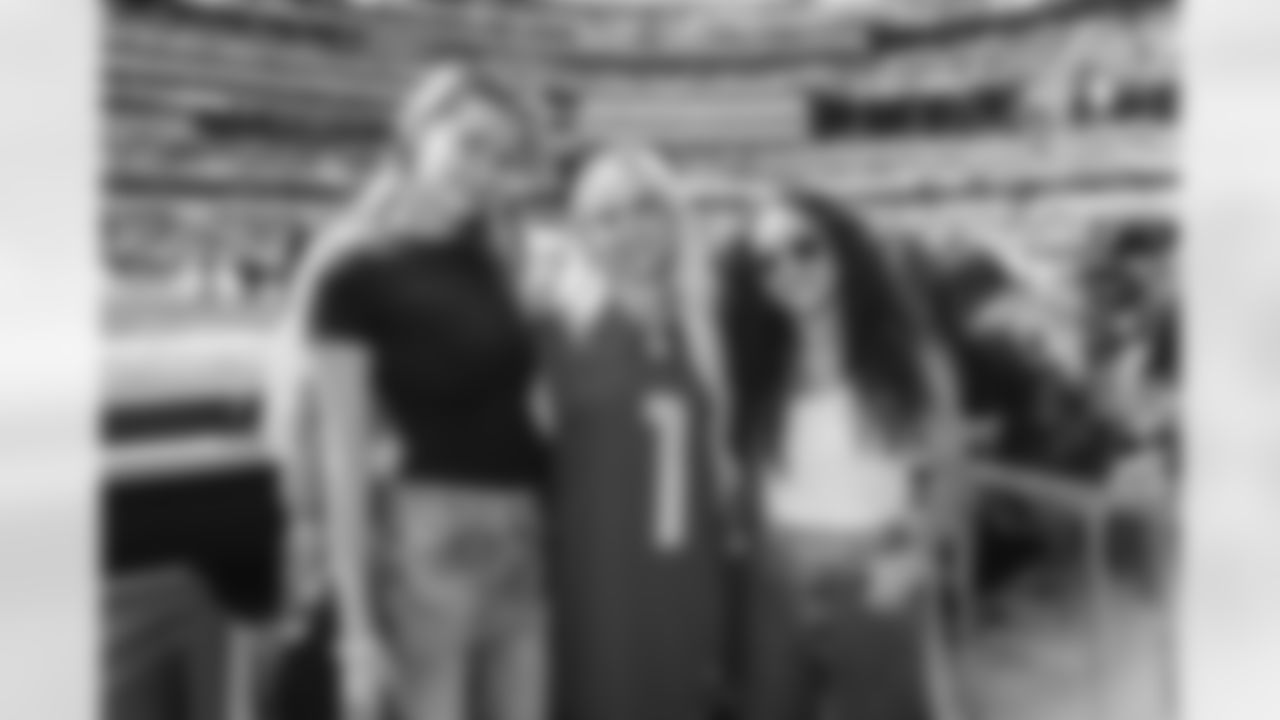 Madeleine White Fedyk, Madilyn Bailey & Madison Pettis