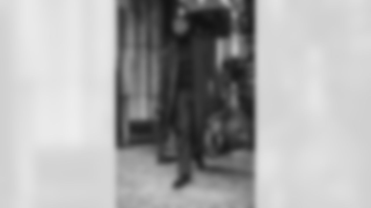 8 OLB Jared Verse travels to Soldier Field for divisional playoff game vs. Bears