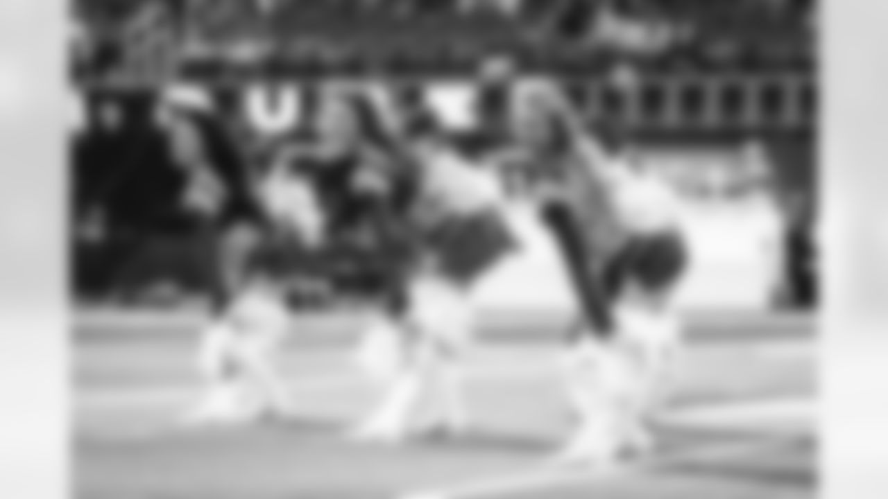 The Los Angeles Rams take on the Detroit Lions in week 15 of the 2025 NFL regular season.