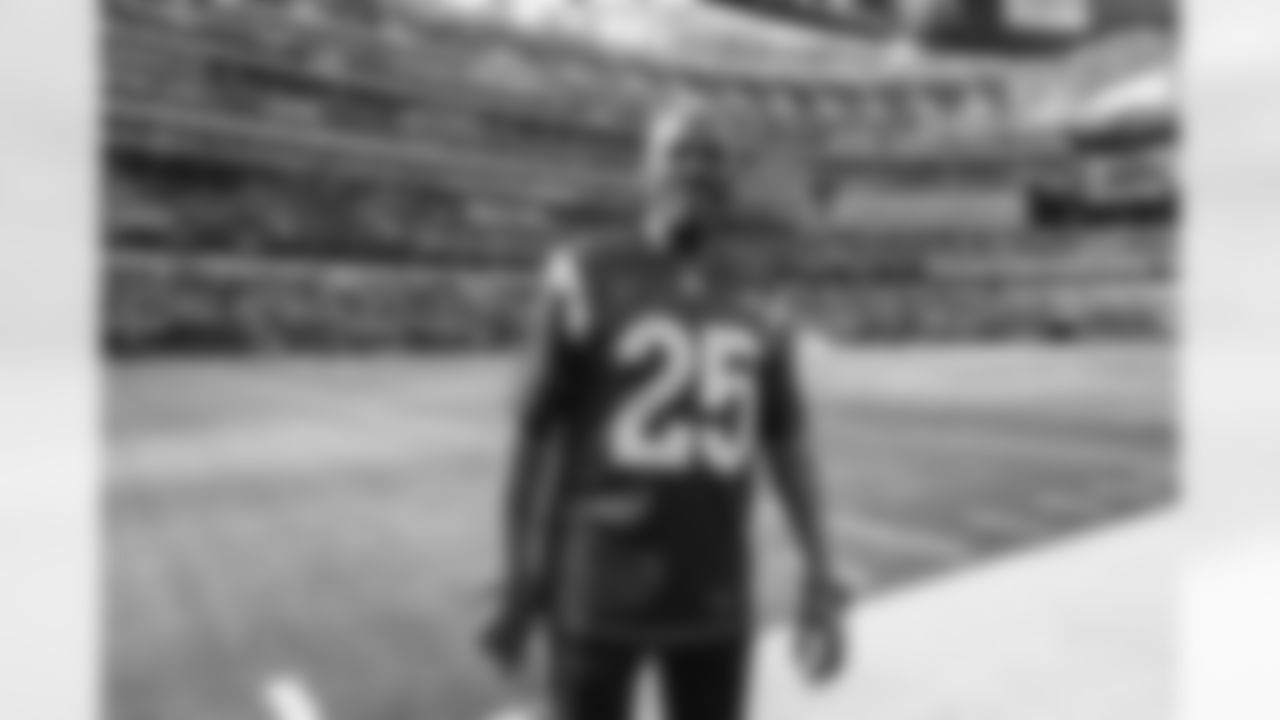 The Los Angeles Rams take on the Detroit Lions in week 15 of the 2025 NFL regular season.