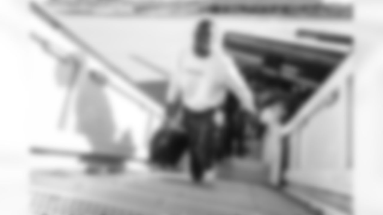 E_251206_Regular_Season_Week_14_Travel_BT_0015