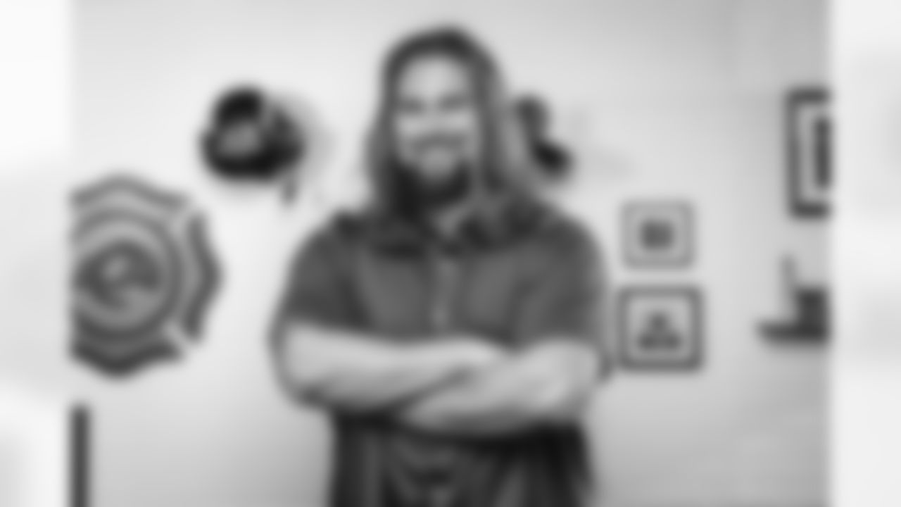 60 OL Wyatt Bowles