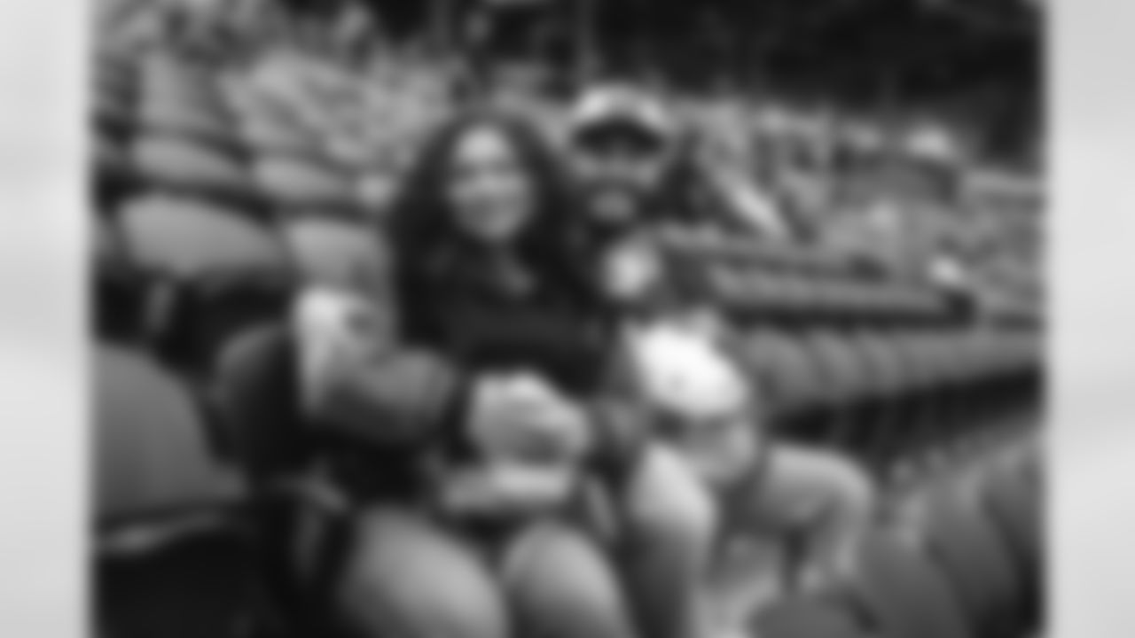 The Los Angeles Rams take on the Arizona Cardinals at SoFi Stadium in Week 18 of the 2025 season.