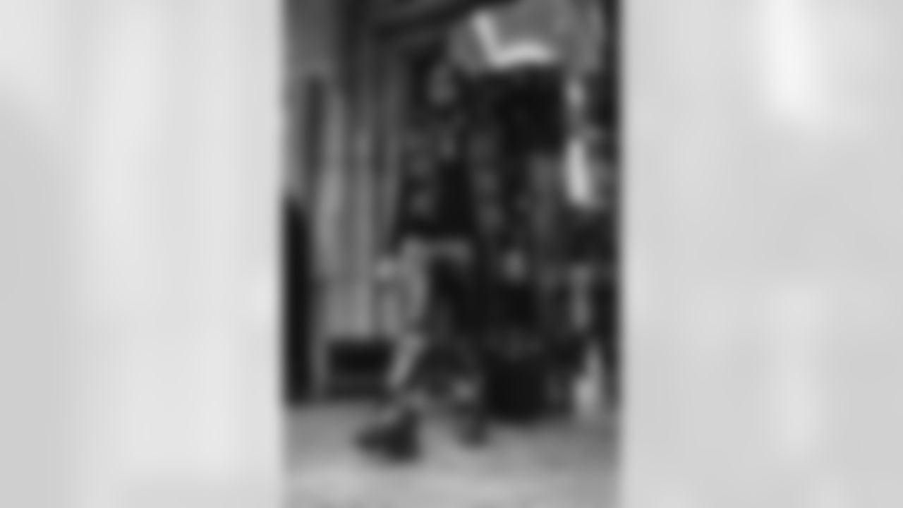 The Los Angeles Rams take on the Chicago Bears in the divisional round of the 2025 NFL post season.