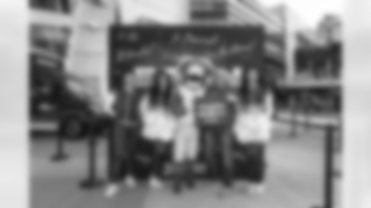 E_260116_Experiential_Playoffs_Activation_RH_0059