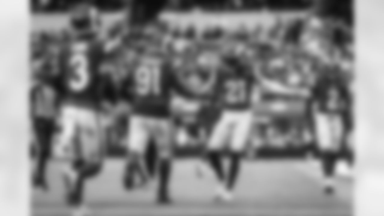 E_260104_Rams_vs_Cardinals_TE_360