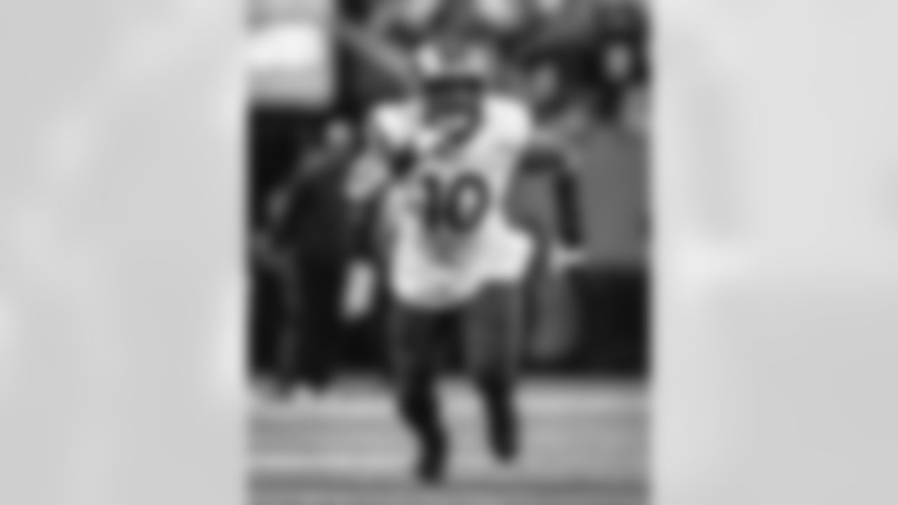 The Los Angeles Rams take on the Carolina Panthers in the wild card round of the 2025 NFL post season.