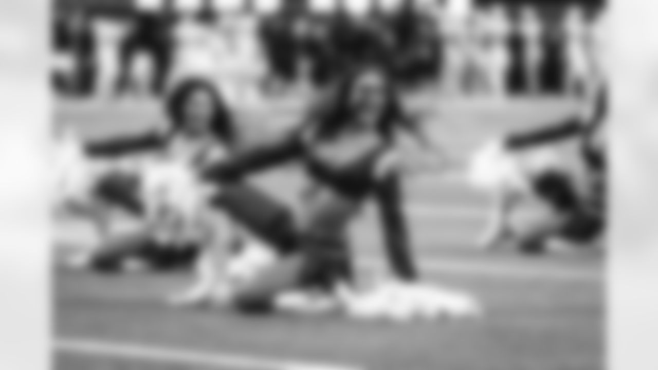 E_260104_Rams_vs_Cardinals_TE_475