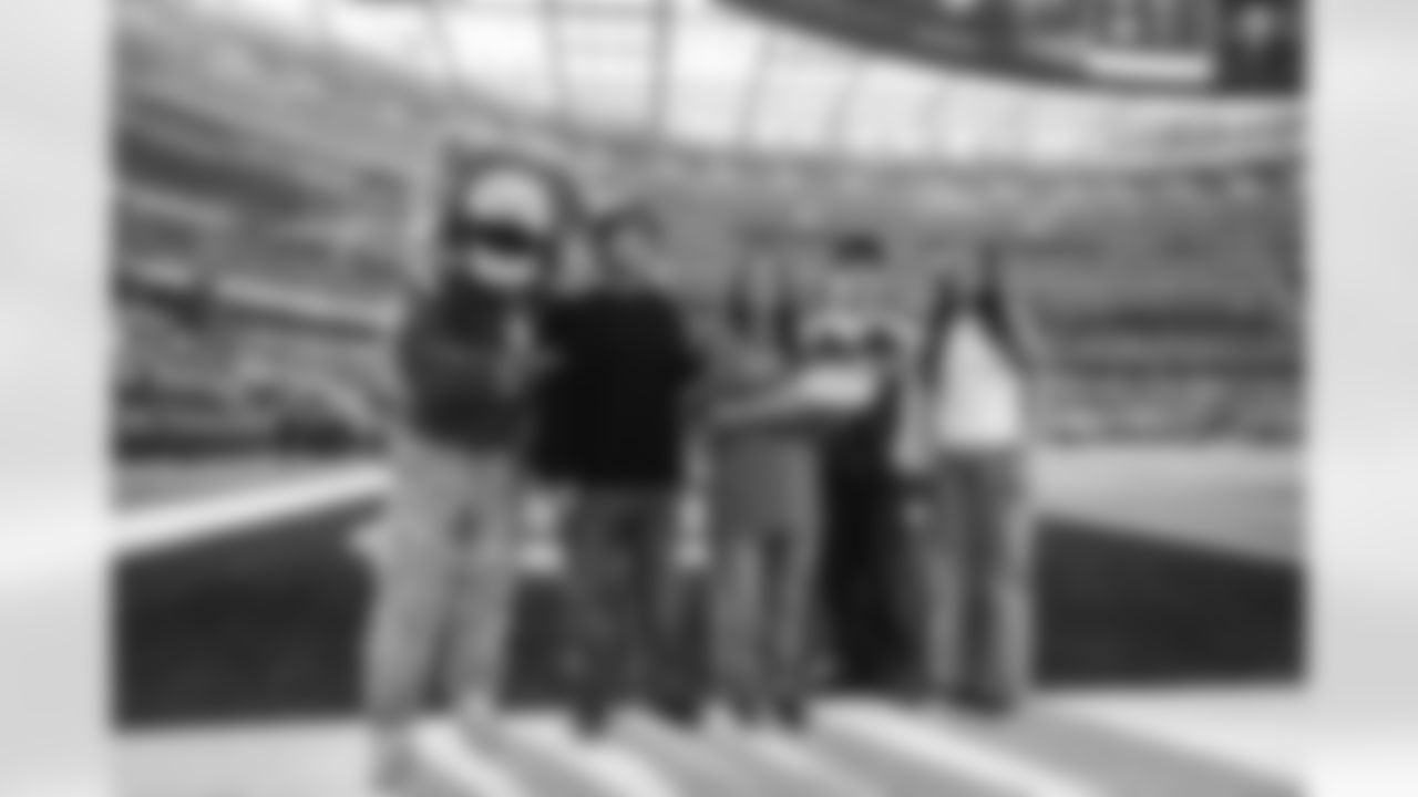 The Los Angeles Rams take on the New Orleans Saints in week 9 of the 2025 NFL regular season.