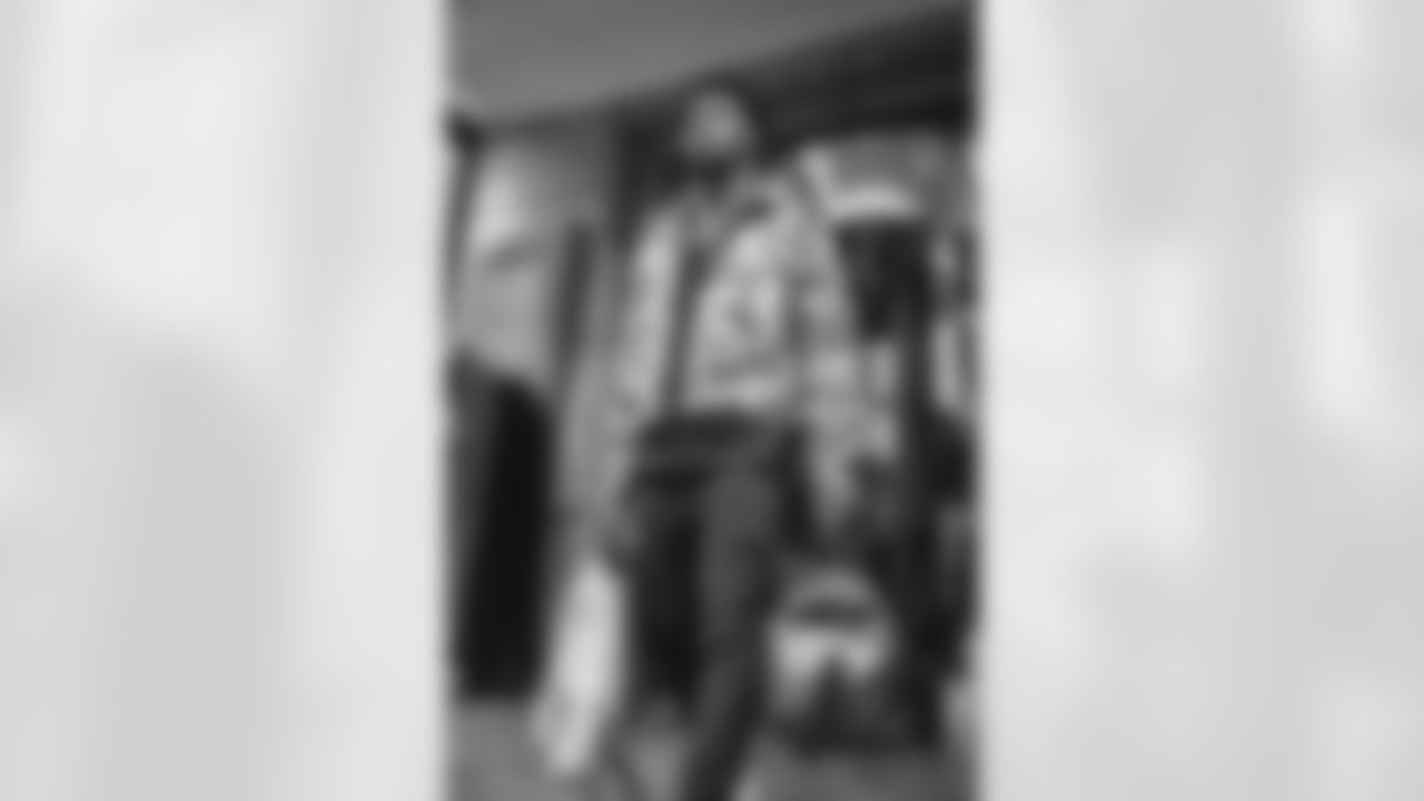 3 S Kam Curl travels to Soldier Field for divisional playoff game vs. Bears