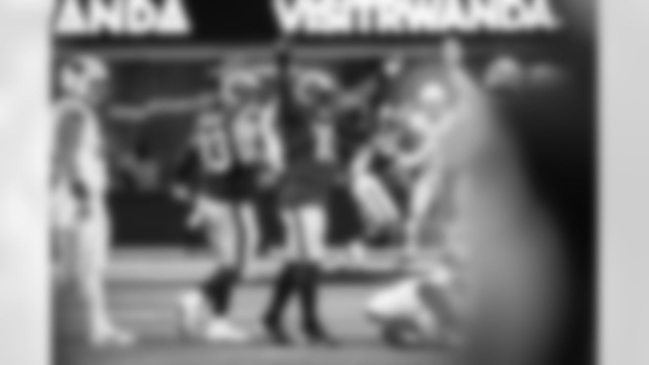 E_260104_Rams_vs_Cardinals_TE_699