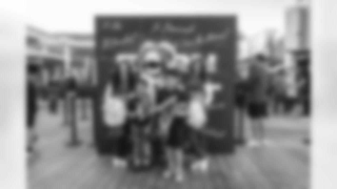 E_260115_Experiential_Playoff_Activation_AD_0185