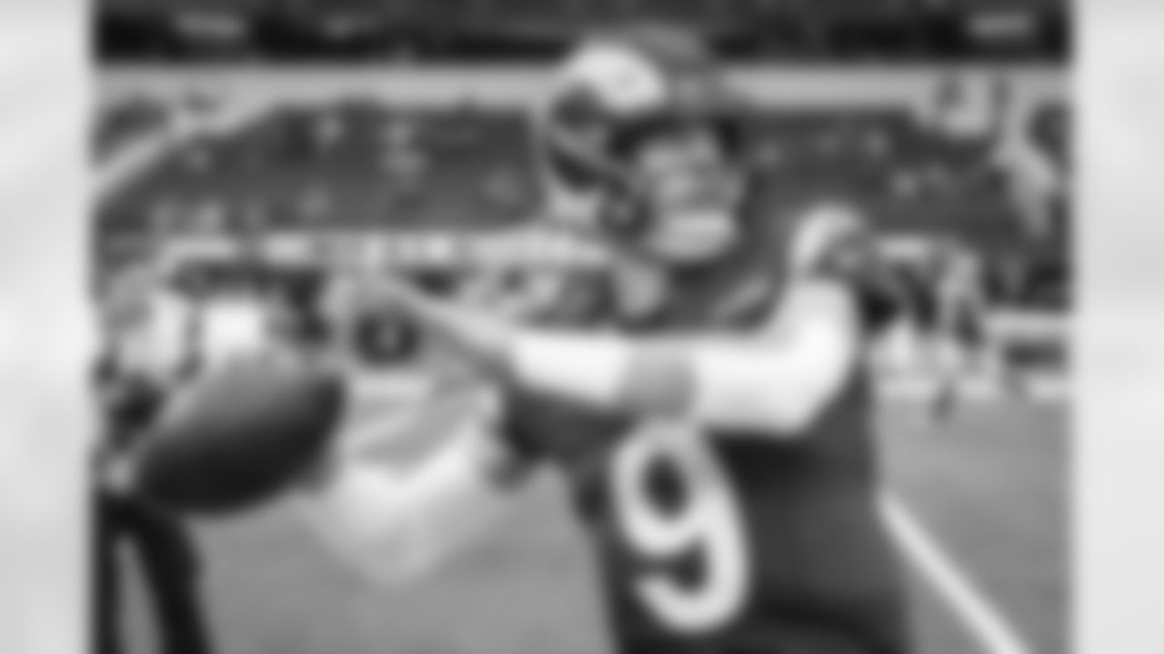 The Los Angeles Rams take on the Arizona Cardinals in week 18 of the 2025 NFL regular season.