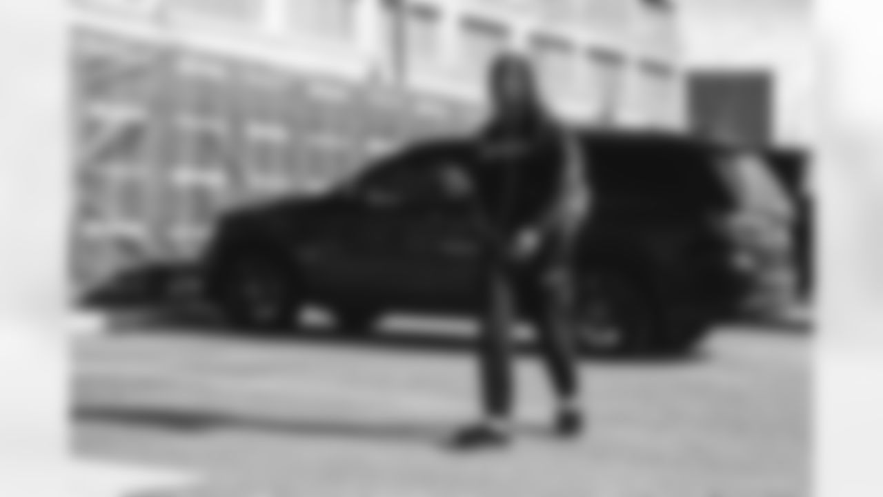 5 WR Tutu Atwell arrives at SoFi Stadium for today's matchup against the Lions