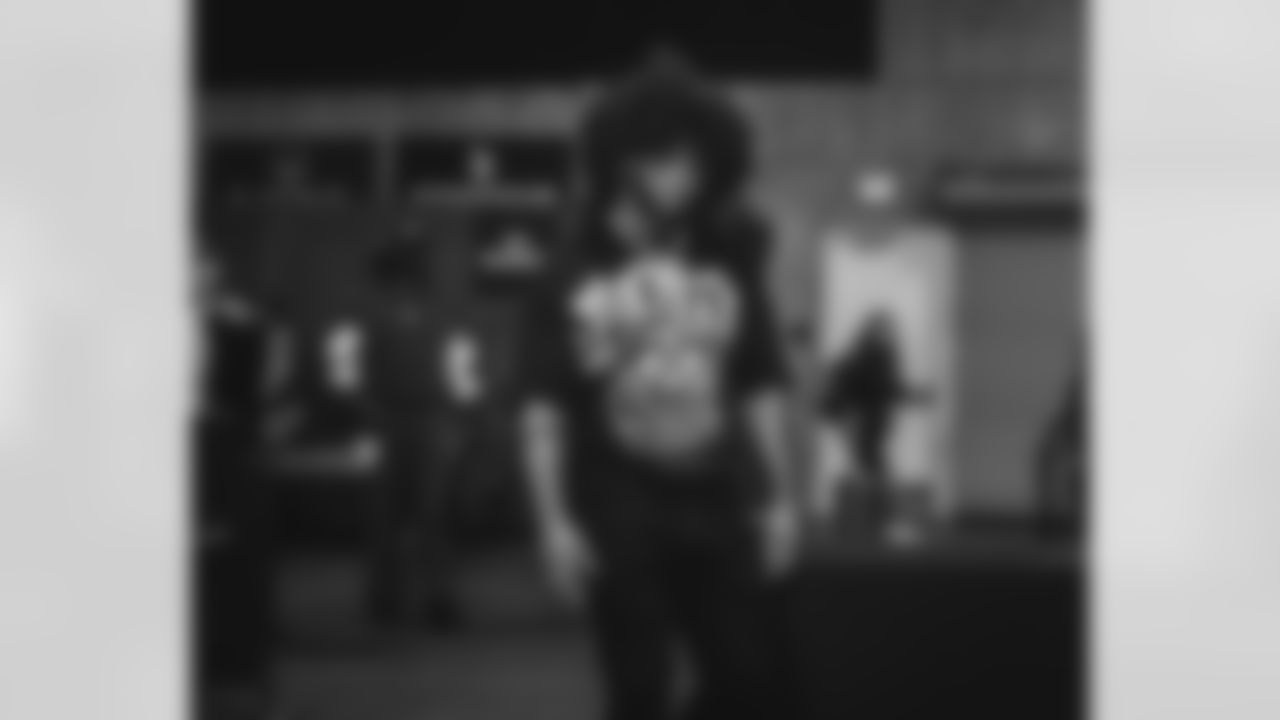 94 DE Desjuan Johnson arrives at Lumen Field for Thursday Night Football vs. the Seahawks