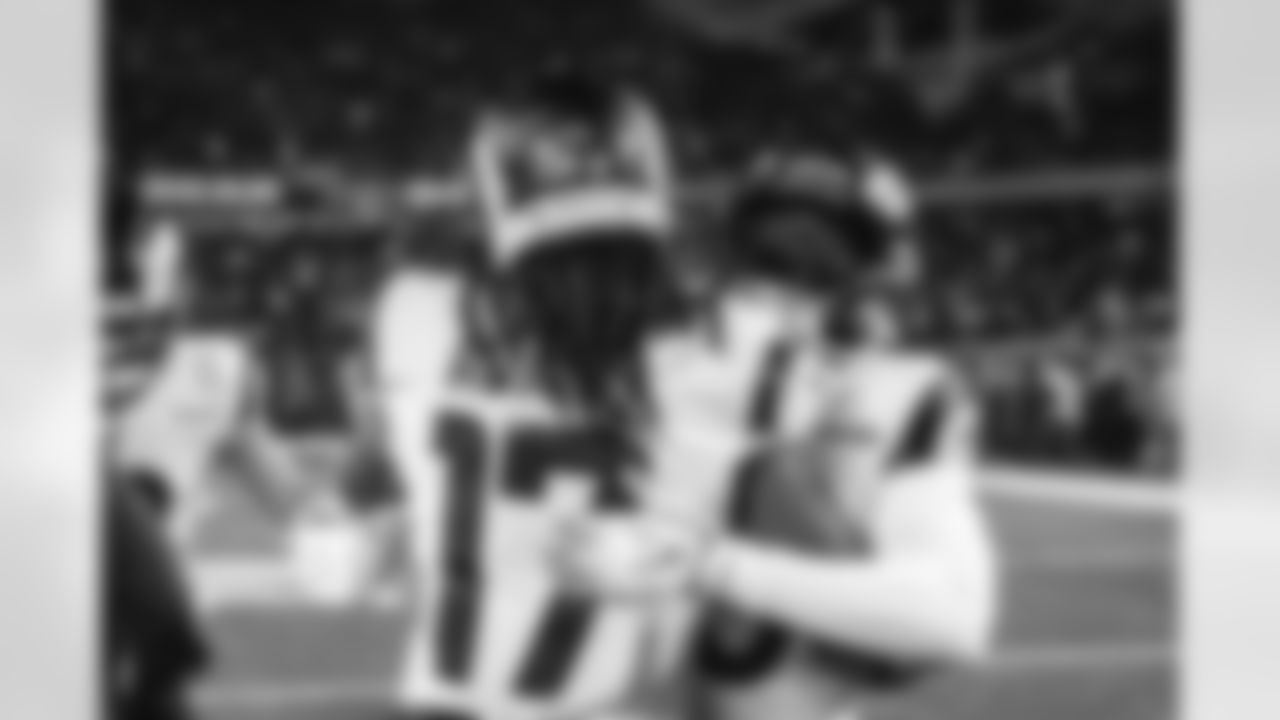 The Los Angeles Rams take on the Chicago Bears in the divisional round of the 2025 NFL post season.