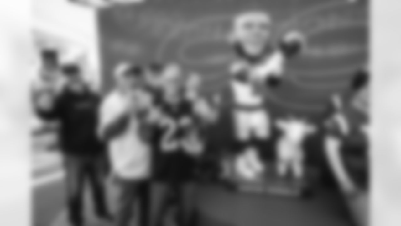 The Los Angeles Rams take on the Tampa Bay Buccaneers in week 12 of the 2025 NFL regular season.