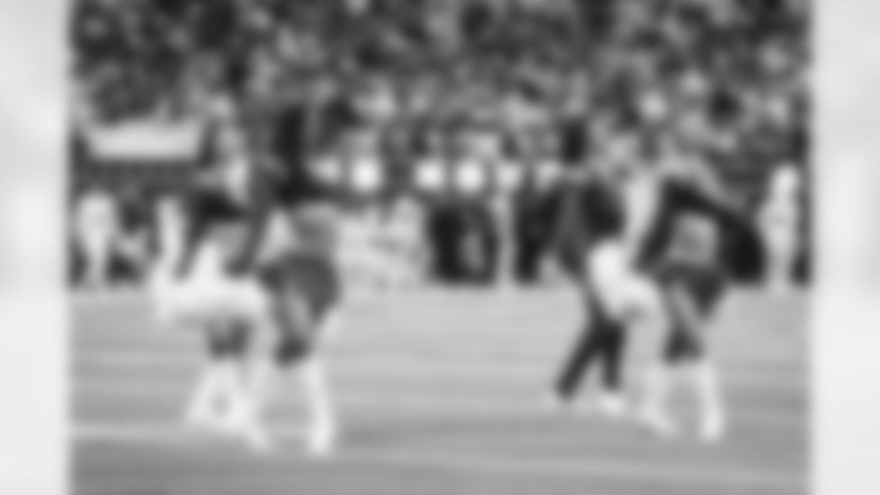 E_260104_Rams_vs_Cardinals_TE_466