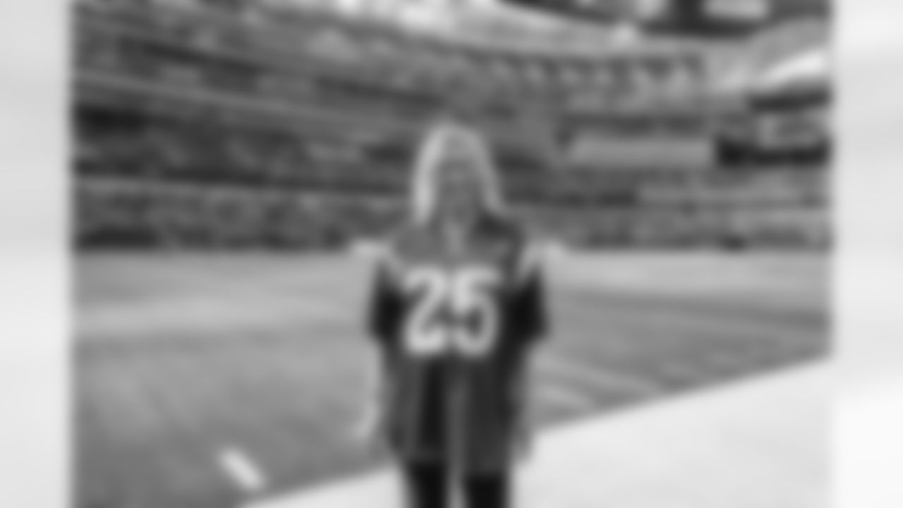 The Los Angeles Rams take on the Detroit Lions in week 15 of the 2025 NFL regular season.