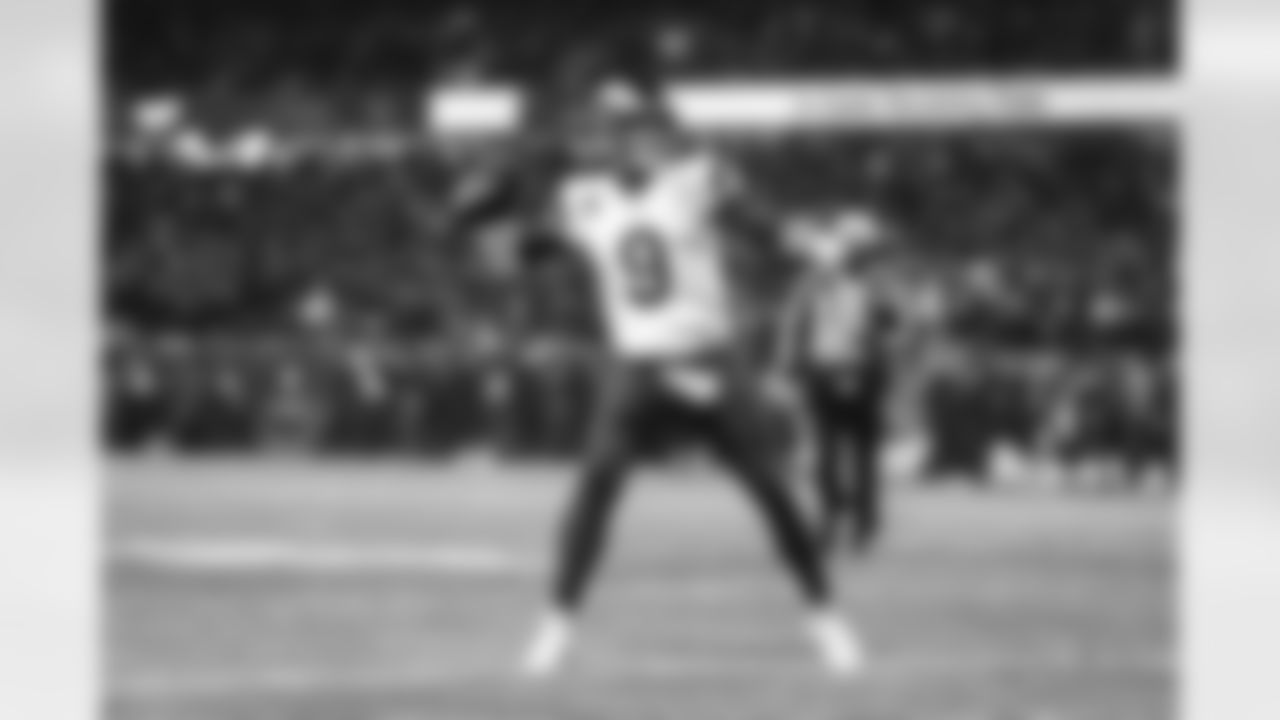 The Los Angeles Rams take on the Chicago Bears in the divisional round of the 2025 NFL post season.