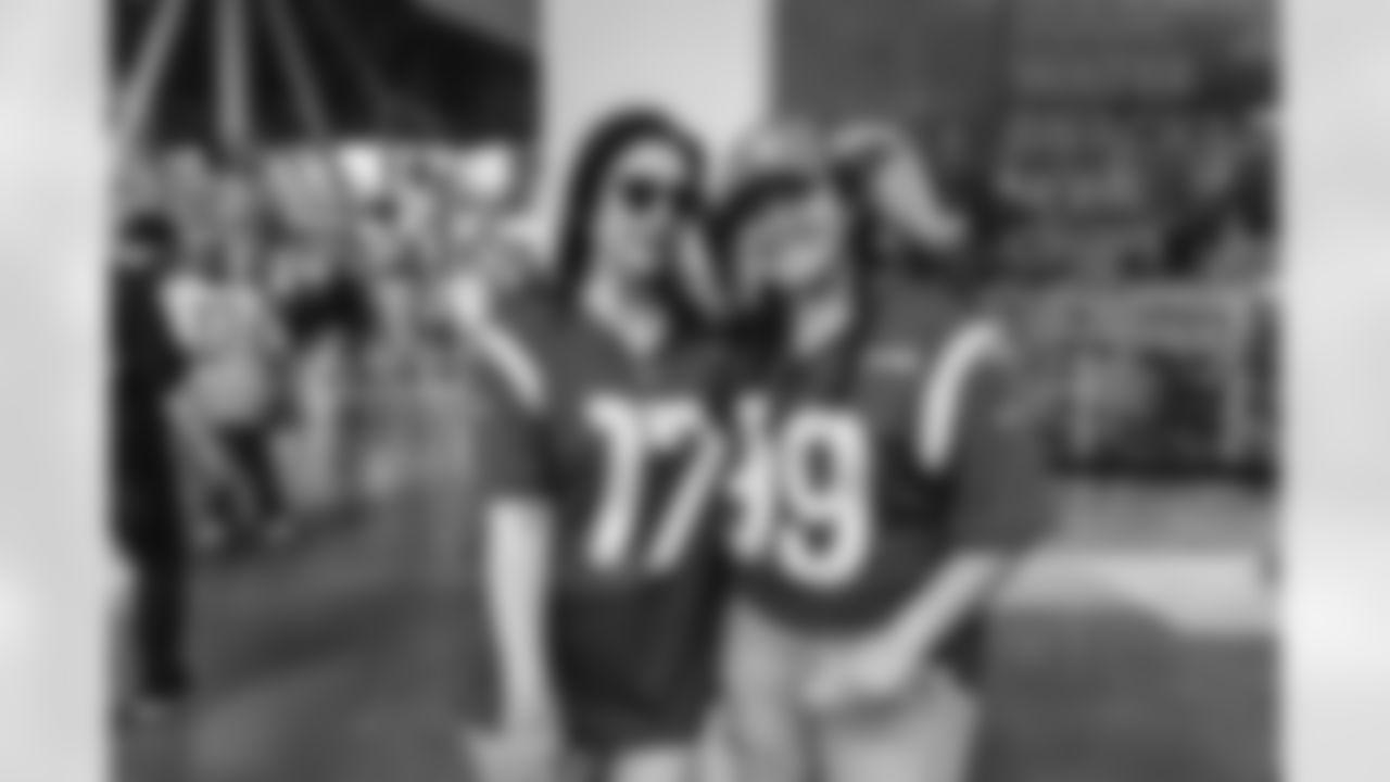 The Los Angeles Rams take on the New Orleans Saints in week 9 of the 2025 NFL regular season.