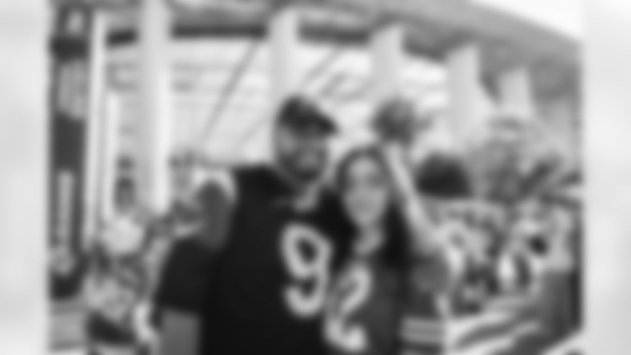 The Los Angeles Rams take on the Tampa Bay Buccaneers during week 12 of the 2025 regular season.