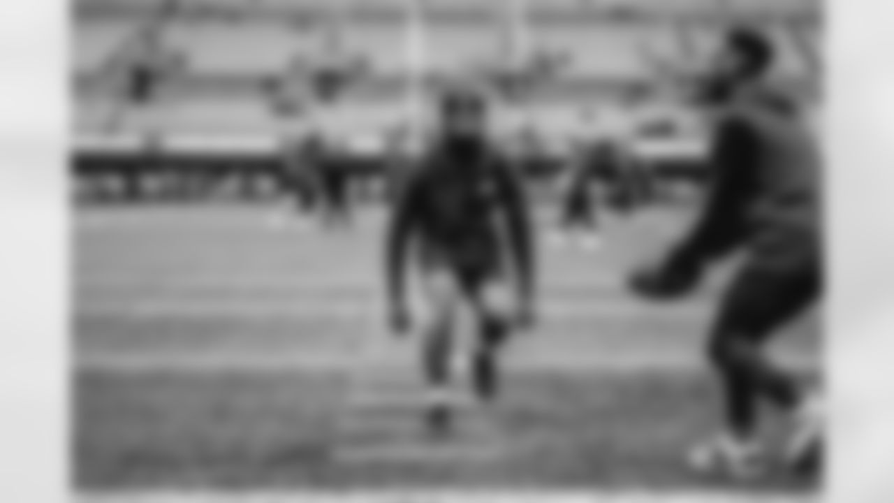 14 CB Cobie Durant warms up pregame ahead of the Rams vs. Panthers Week 13 matchup