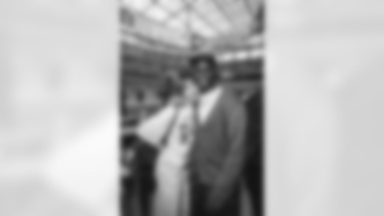 E_251102_Rams_Vs_Saints_Celebs_0028