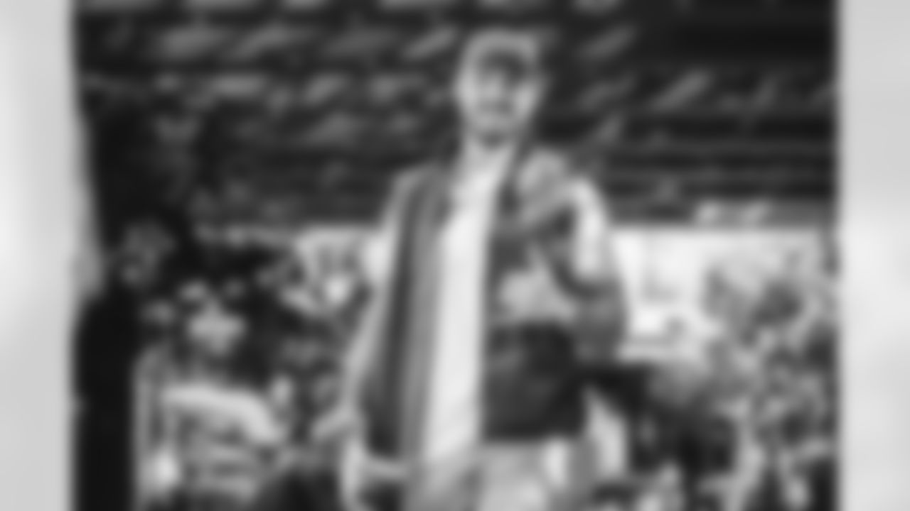 47 LS Alex Ward travels to Levi's Stadium for today's Week 10 matchup against the 49ers.