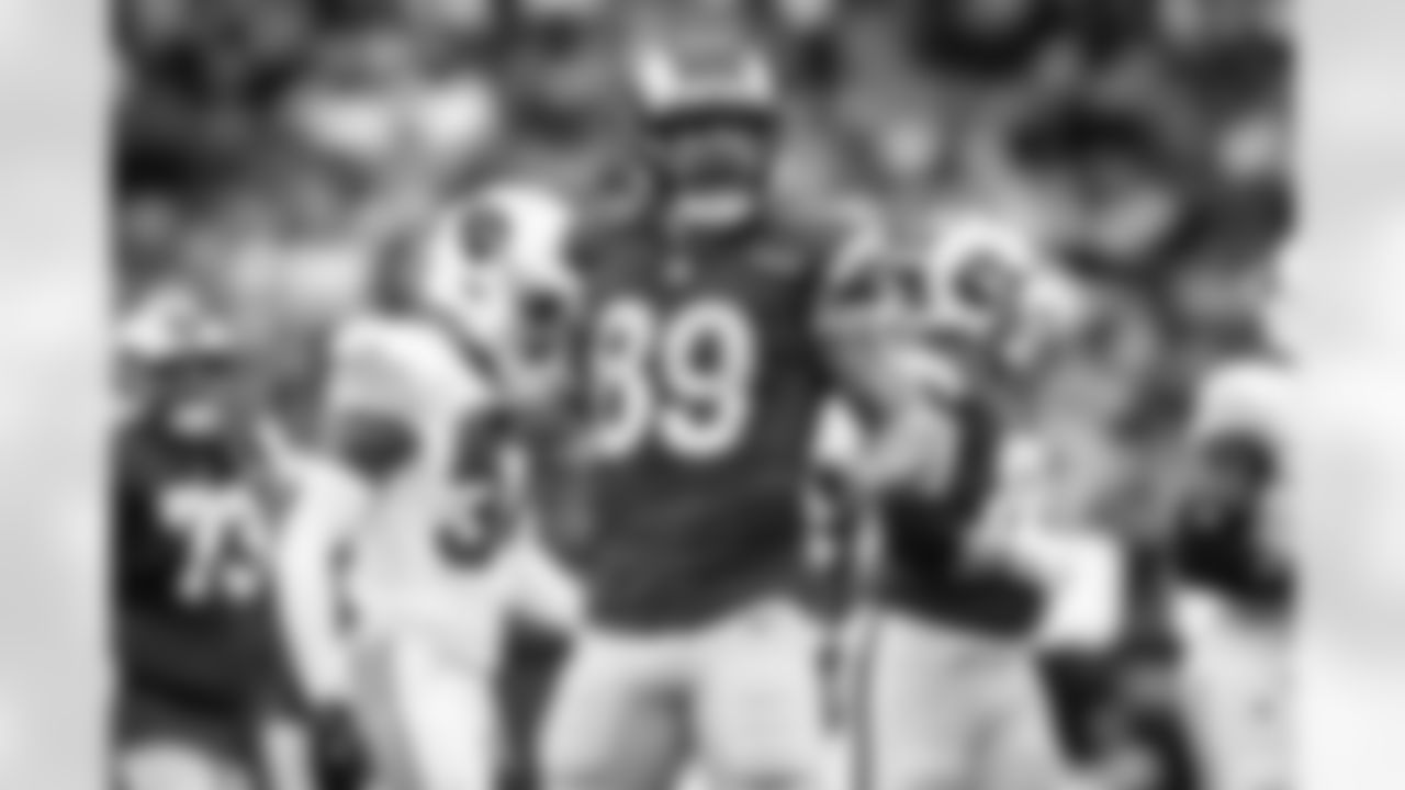 The Los Angeles Rams take on the Arizona Cardinals in week 18 of the 2025 NFL regular season.