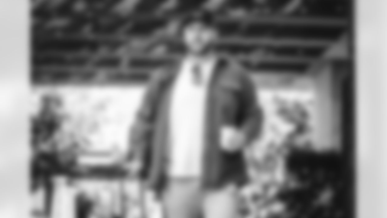 68 OL David Quessenberry travels to Levi's Stadium for today's Week 10 matchup against the 49ers.