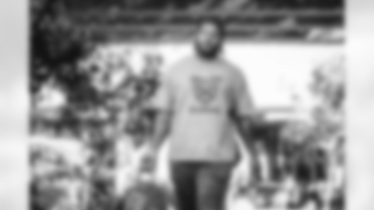 94 DE Desjuan Johnson travels to Levi's Stadium for today's Week 10 matchup against the 49ers.