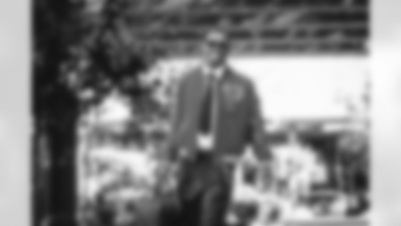 19 WR Xavier Smith travels to Levi's Stadium for today's Week 10 matchup against the 49ers.