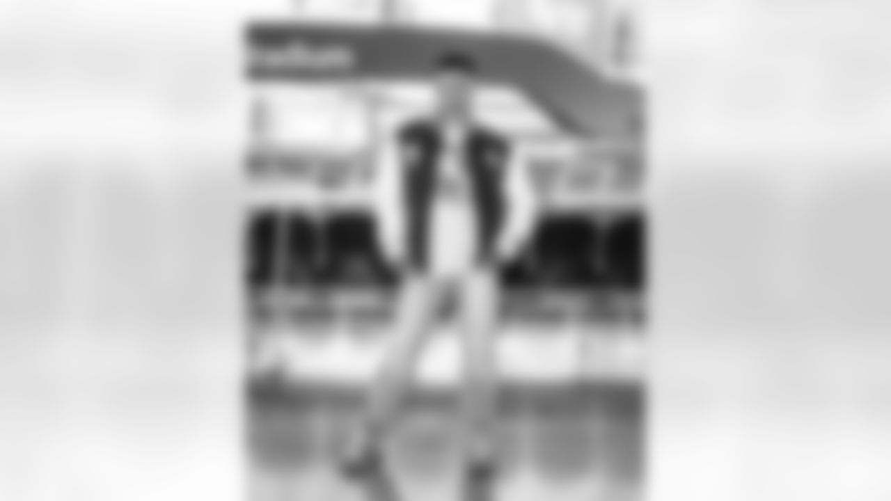 The Los Angeles Rams take on the Arizona Cardinals in week 18 of the 2025 NFL regular season.