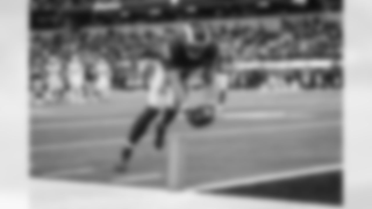 The Los Angeles Rams take on the Arizona Cardinals in week 18 of the 2025 NFL regular season.