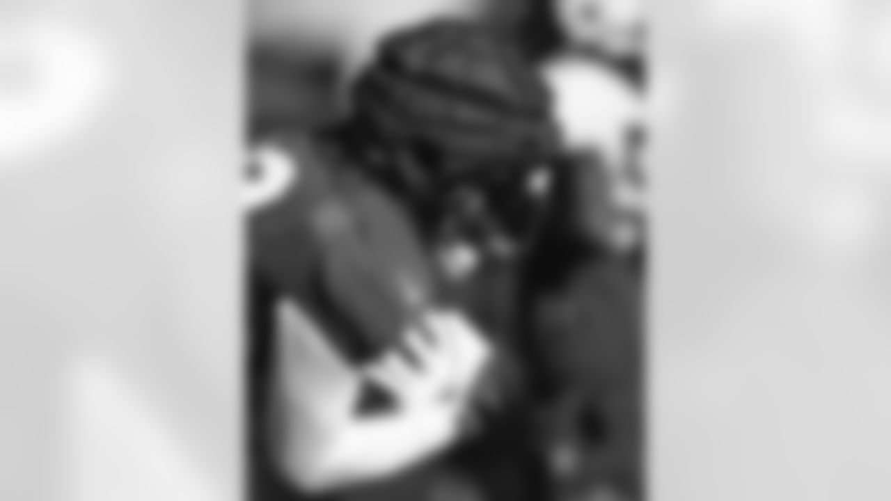 E_251204_Regular_Season_Week14_Practice_BT_01994