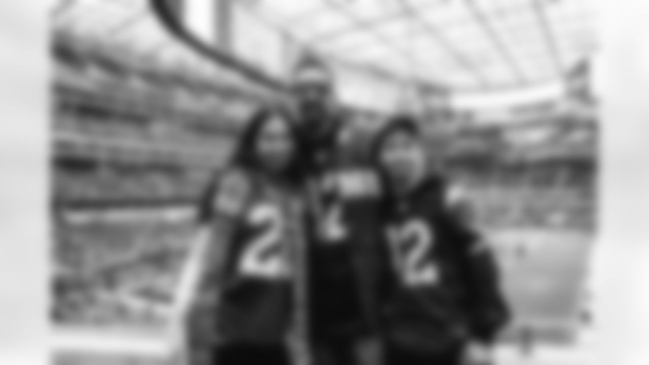 The Los Angeles Rams take on the Arizona Cardinals at SoFi Stadium in Week 18 of the 2025 season.