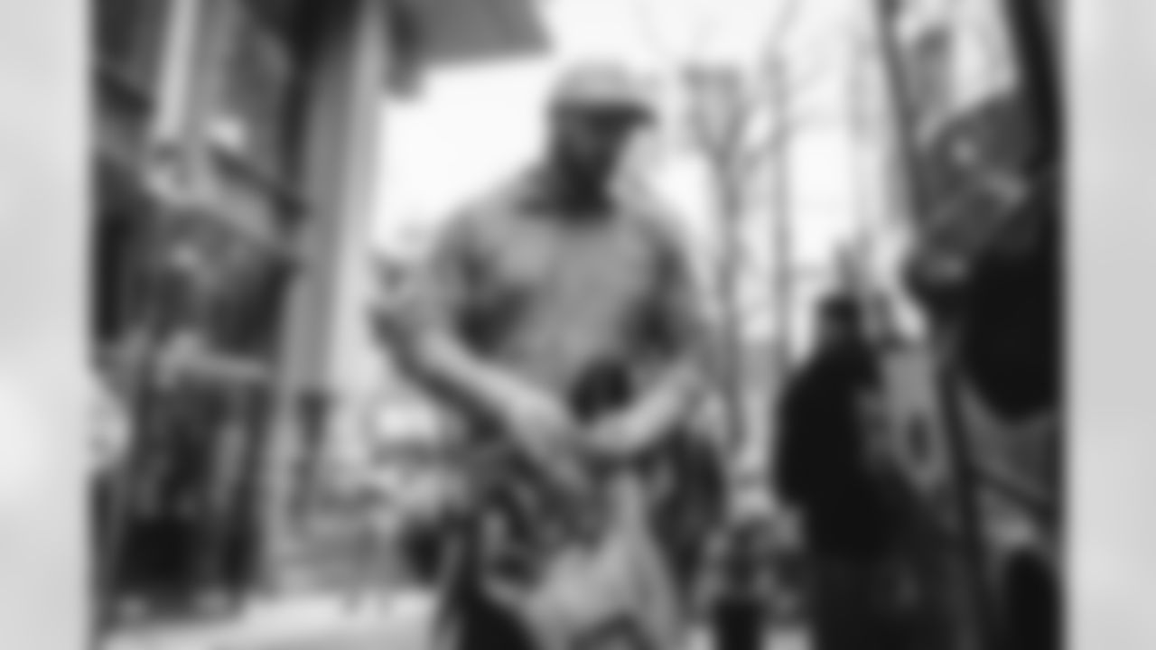 89 TE Tyler Higbee travels to Bank of America Stadium for Wild Card matchup vs. Panthers