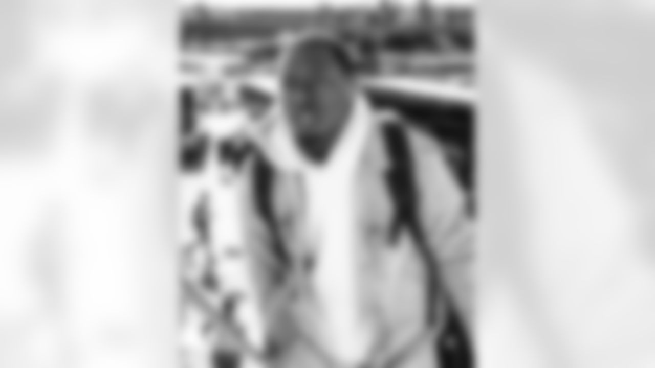 19 WR Xavier Smith travels to Chicago for Divisional matchup vs. Bears